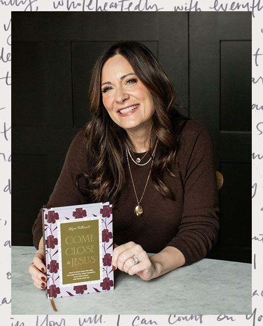 lysa-holding-book